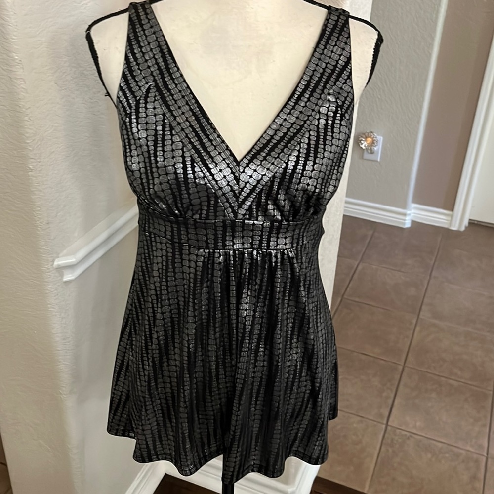 INC International Concepts black & silver geometric print top Size M